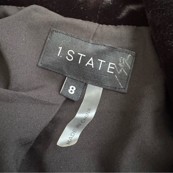 Like new! 1. STATE Revolve Velvet Tuxedo Blazer Unique Collar Color: Rich Black - Picture 5 of 10